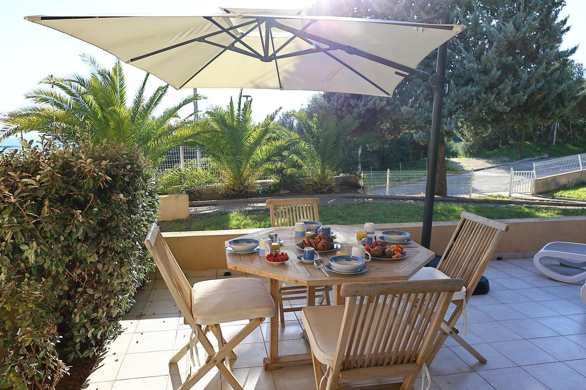 Apartment T2 Cosy Grande Terrasse, Piscine Et A 100m